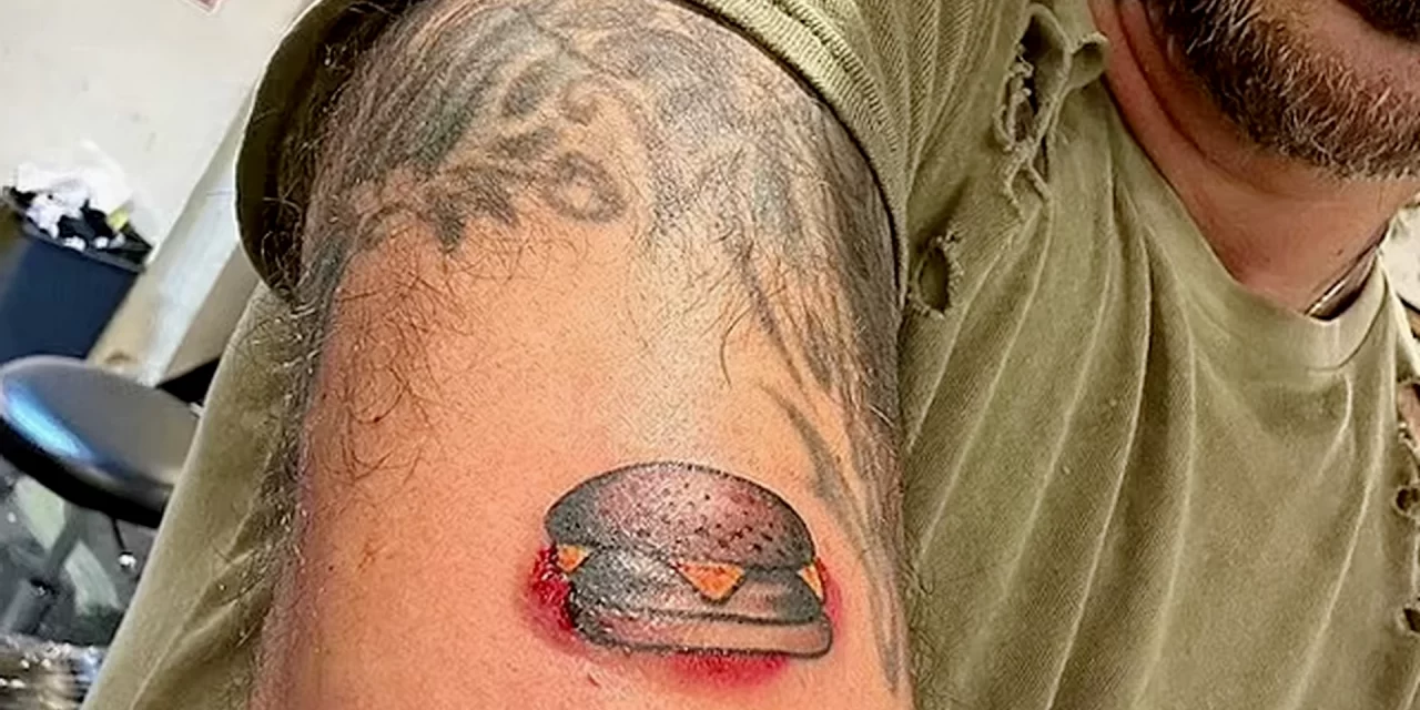 Эй Джей Маклин  из Backstreet Boys сделал новую татуировку с рисунком гамбургера