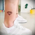 геометрическая татуировка с бриллиантом внизу ноги - tatufoto.com 010323 - 001