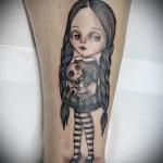 рисунок татуировки девочка со страшной куклой в руках - tatufoto.com 180323 - 022