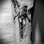 рисунок татуировки космонавт в скафандре с крыльями ангела