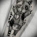 рисунок татуировки кукла котёнок проткнутая шпильками и булавками - tatufoto.com 180323 - 030