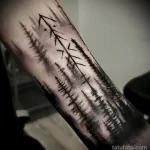 татуировка лес и скандинавские руны на руке - tatufoto.com 080323 - 053