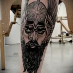 татуировка с воином викингом и скандинавскими рунами - tatufoto.com 080323 - 068