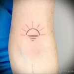татуировка с рисунком восхода солнца на изгибе руки - tatufoto.com 010323 - 062