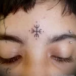 татуировка скандинавские руны на лбу - tatufoto.com 080323 - 100