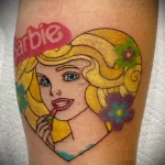 цветной рисунок татуировки кукла Барби красит губы - tatufoto.com 180323 - 083
