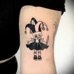 чёрно-белый рисунок татуировки кукла Шут с ножом в руке - tatufoto.com 180323 - 092