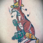 рисунок татуировки кенгуру курит сигарету и пьёт пиво - tatufoto.com 200423 - 031