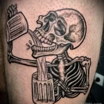 рисунок татуировки со скелетом который не может залить в себя бокал пива - tatufoto.com 200423 - 073