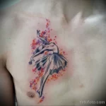 рисунок татуировки станцующей девушкой на правой груди мужчины - tatufoto.com 230423 - 070