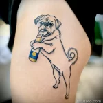 смешной рисунок татуировки с собакой мопсом которая открывает бутылку пива - tatufoto.com 200423 - 082