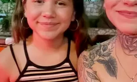 12-летняя Натали Дежезус, самая молодая тату-художница в мире делает татуировки с закрытыми глазами