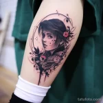 A surreal tattoo on the girls thigh celebrating the afbe c e af cf 191123 tatufoto.com