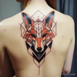 Geometric fox design on the shoulder. v 16.11.2023 tatufoto.com 066