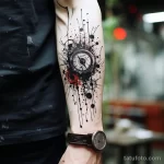 . Ink splatter and pen on wrist 16.11.2023 tatufoto.com 024