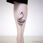 Tattoo concept with a graceful swan in a minimalist dd fe e bfb _1_2_3 221123 tatufoto.com