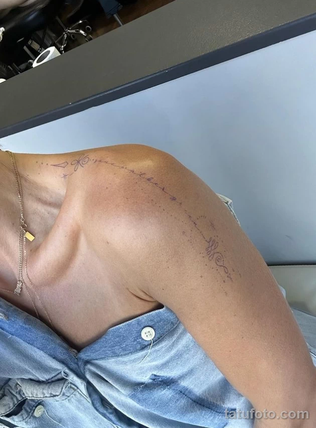 Шарна Берджесс – новый рисунок татуировки в честь сына - фото для tatufoto.com 7