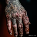 A close up of a persons tattooed skin showing sympto bfccf c a ac caa _1_2_3 161223 tatufoto.com 006
