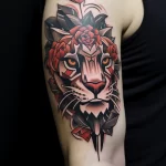 Close up of a tattoo that has lost its sharp contour ce cc e f ecfdfaa _1 051223 tatufoto.com