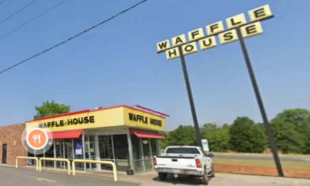 Арест за татуировку WAFFLE HOUSE: неоплаченное искусство во Флориде