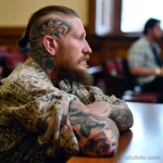 Как долго существуют тату Man with a tattoo at a public hearing on tattoo regu ad bec c bafc beddf - 251223 tatufoto.com 055