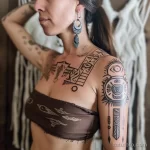 Как долго существуют тату Woman with tattoos of ancient Aztec symbols style bfda ea c ae ecfaef - 251223 tatufoto.com 306