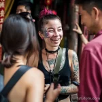 тату на лице - A group of tourists ask the girl with a face tattoo bdefd aee f abacfae _1 - 261223 tatufoto.com 008