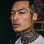 тату на лице - Portrait of a man with a sleek cat eye tattoo along acfad b b ca bbdf _1 - 261223 tatufoto.com 145