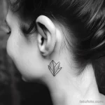 Тату для скрытия - Hidden tattoo behind the ear a small geometric shape f c bbf bbad _1 - 220124 tatufoto.com 141