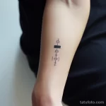 Фото тату про метро - Minimalistic tattoo with metro symbols on the wr dfa c e a ad _1 - 080124 tatufoto.com 038