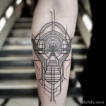 Фото тату про метро - Tattoo illustrating the symmetry of a subway station fdf c d bf aeacb _1_2 - 080124 tatufoto.com 089