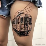 Фото тату про метро - Tattoo of a subway car with passengers on the thi cee ab bf bee abb _1_2 - 080124 tatufoto.com 097