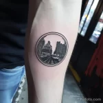 Фото тату про метро - Tattoo of a subways iconic landmark along the route b b c fedc _1_2 - 080124 tatufoto.com 120