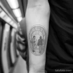 Фото тату про метро - Tattoo showcasing the anonymity of subway riders fedac ab b fc ce - 080124 tatufoto.com 149