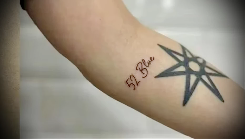 Аманда Аббингтон из сериала «Шерлок» показала свою новую татуировку фото для tatufoto.com 2