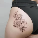 Интимное тату на фото - Delicate peony tattoo on the hip bone style raw ffe dd ebd _1 - 080224 tatufoto.com 179