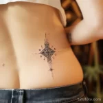 Интимное тату на фото - Diamond shaped tattoo near the pelvic area style fdabd ec c c eeefec _1_2 - 080224 tatufoto.com 200