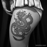 Интимное тату на фото - Dragon tattoo wrapping around the hip style raw cbe e fb ea bebf _1_2_3 - 080224 tatufoto.com 204