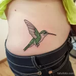 Интимное тату на фото - Hummingbird tattoo near the groin style raw sty dace da eb ab eed _1 - 080224 tatufoto.com 250