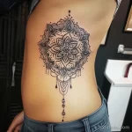 Интимное тату на фото - Mandala tattoo on the side waist style raw styl bedb dac c fe _1_2 - 080224 tatufoto.com 293