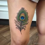 Интимное тату на фото - Peacock feather tattoo on the inner thigh style r c c b fd _1 - 080224 tatufoto.com 325