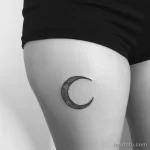 Интимное тату на фото - Small crescent moon tattoo on the inner thigh sty e bd ae ac _1 - 080224 tatufoto.com 377
