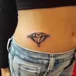 Интимное тату на фото - Small diamond tattoo on the lower abdomen style r ade baf a facb - 080224 tatufoto.com 383
