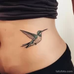 Интимное тату на фото - Small hummingbird tattoo on the lower belly style fcfc eb bfa fe _1_2_3 - 080224 tatufoto.com 396