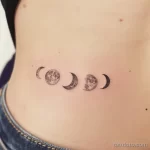 Интимное тату на фото - Small moon phases tattoo near the bikini line sty bedc bbf ea edcdff - 080224 tatufoto.com 406