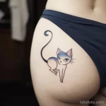 Интимное тату на фото - Stylized cat tattoo on the hip style raw styliz afdb bac a ad cbaba _1 - 080224 tatufoto.com 446
