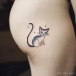 Интимное тату на фото - Stylized cat tattoo on the hip style raw styliz b b aef _1_2 - 080224 tatufoto.com 451