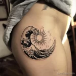 Интимное тату на фото - Stylized wave and sun tattoo on the hip style raw dea af fdae _1 - 080224 tatufoto.com 472