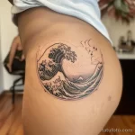 Интимное тату на фото - Stylized wave tattoo near the bikini line style r cbcdc db cc ae bcbb _1 - 080224 tatufoto.com 474