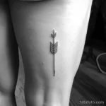 Интимное тату на фото - Tiny arrow tattoo near the groin style raw styl cacde a ba fbc _1 - 080224 tatufoto.com 492